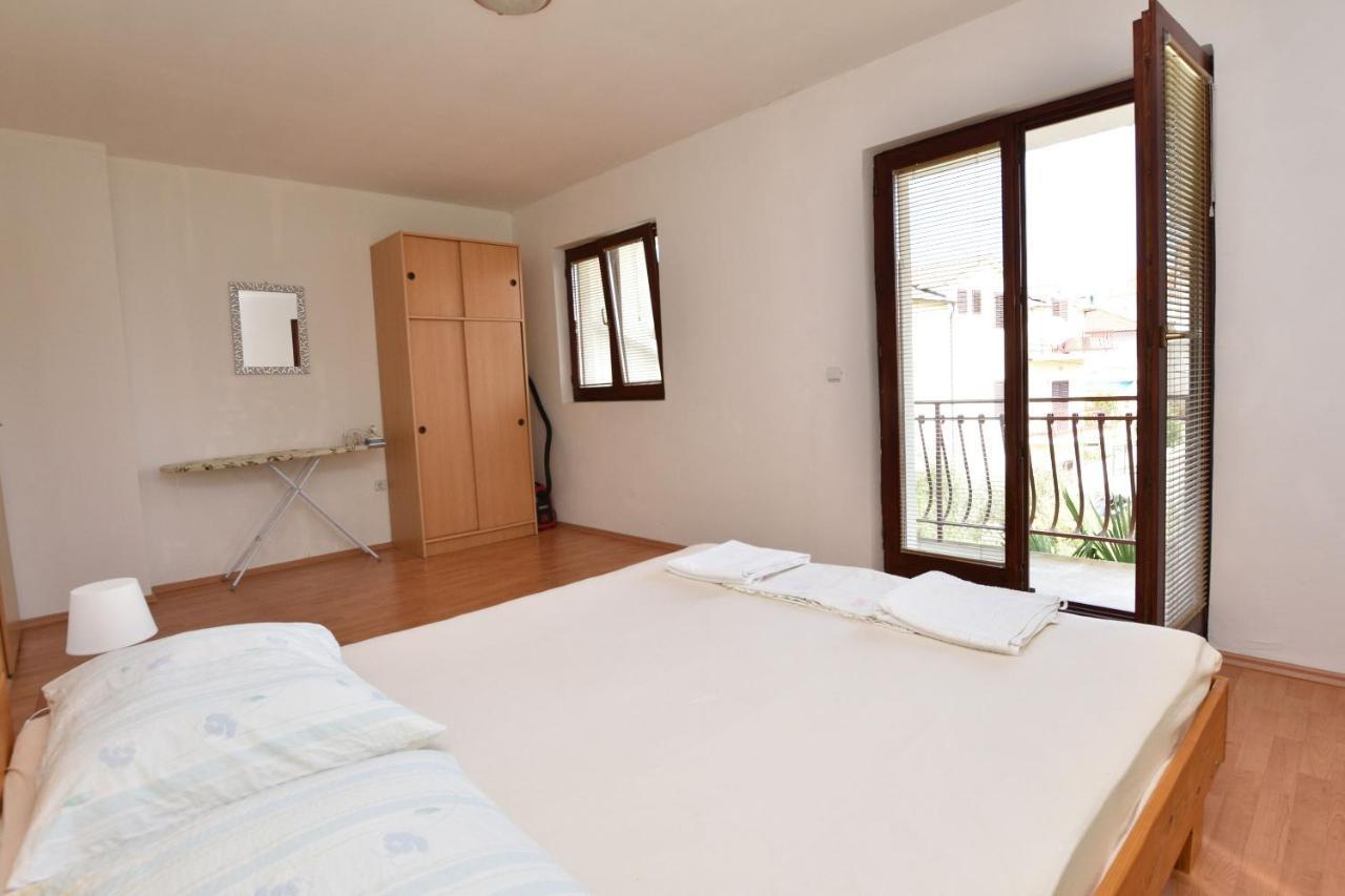 Apartments Jere Примоштен Экстерьер фото